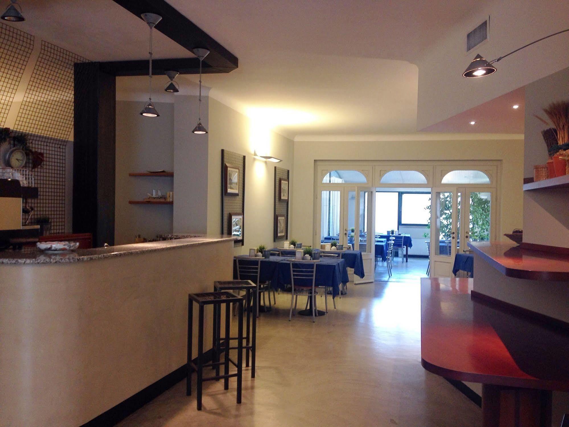 Hotel Della 3*